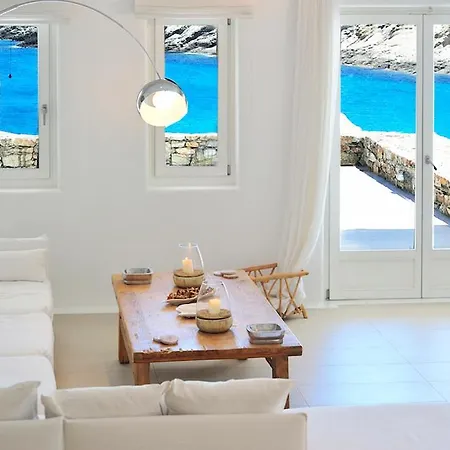 Bella Fokos Big Villa